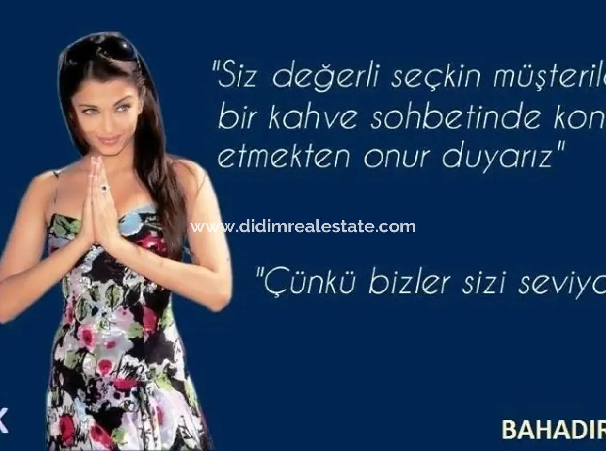 Gebaut Auf Einem Grundstück Von 7000 M2, Das Yacht Club Hotel ,Yacht Zum Verkauf Durch Die Lage Am Meer