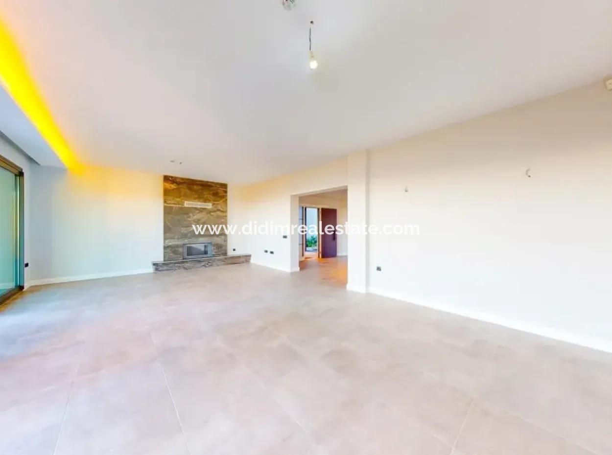 4 Zimmer 1 Wohnzimmer Maßgefertigte Villa Auf 800M2 Grundstück Mit Pool Mit Herrlichem Meerblick In Marmaris Gökbel Gebiet