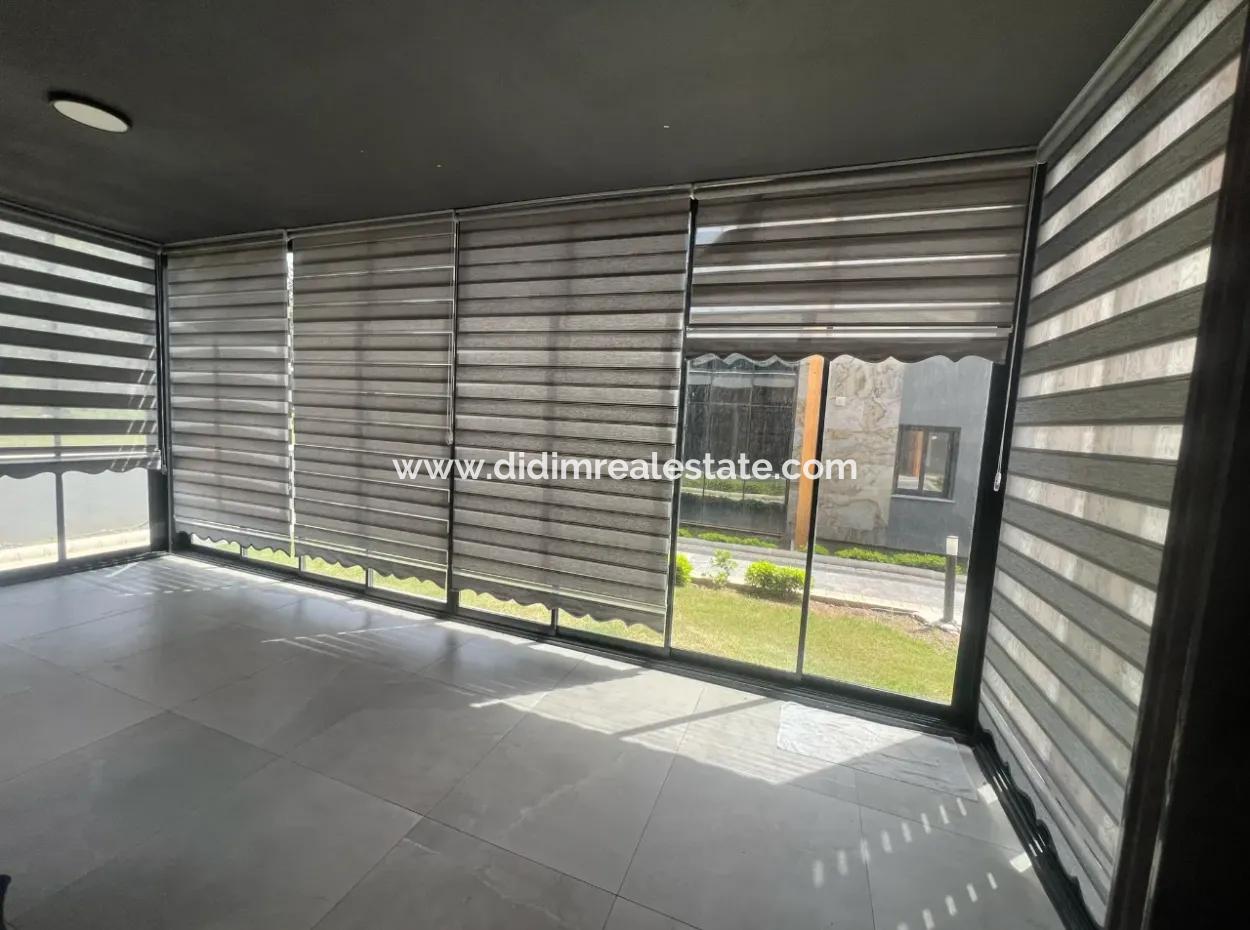 Luxuswohnung Zum Verkauf In Einem Stilvollen Komplex Im Zentrum Von Marmaris, Mit Erdgeschoss, Garten, 3 Zimmern, 1 Wohnzimmer, Parkplatz