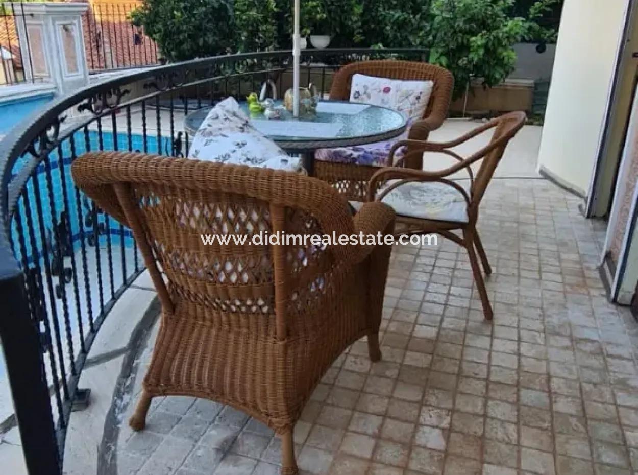 Villa Zu Verkaufen In Armutalan, Marmaris Mit Freistehendem Garten Und Pool