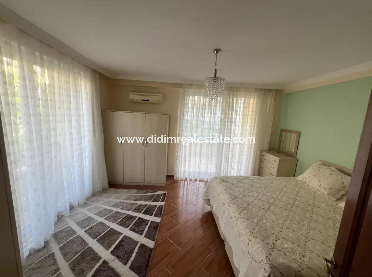 Unsere Maisonette-Wohnung Mit 2 Zimmern Und 1 Wohnzimmer In Einem Komplex Mit Pool In Marmaris İçmeler Steht Zum Verkauf.