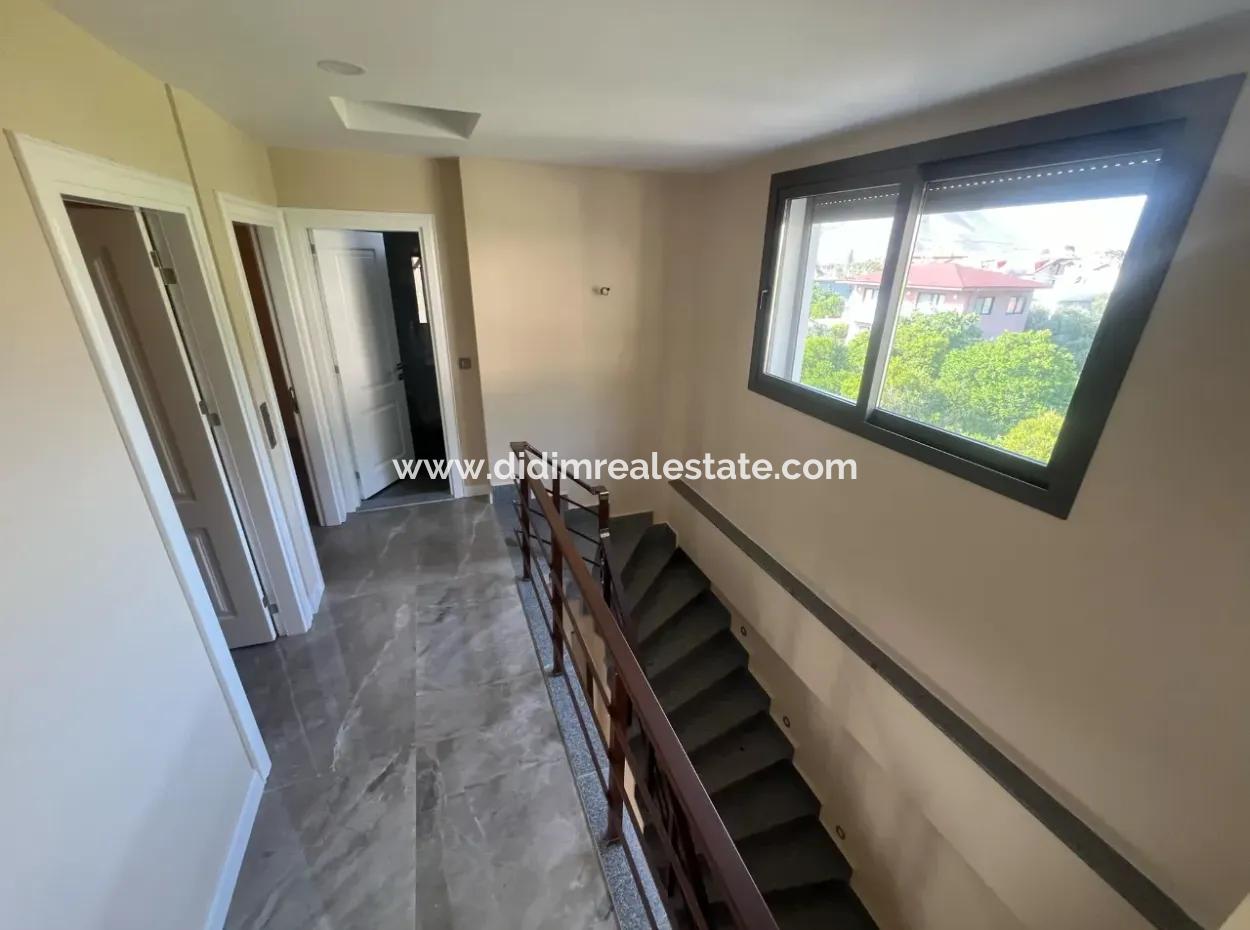 Neubau Mit Freistehendem Swimmingpool In Der Nähe Des Meeres Im Viertel Icmeler Im Bezirk Marmaris 3 Zimmer, 1 Wohnzimmer, 3 Bäder, 200M2 Ultra-Luxusvilla Zum Verkauf Auf Einem Grundstück Von 350M2