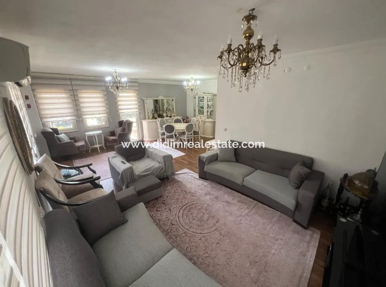 Marmaris Zentrum 3 Zimmer 1 Wohnzimmer Küche 140M2 Arakat Wohnung Zum Verkauf Ganz In Der Nähe Des Meeres