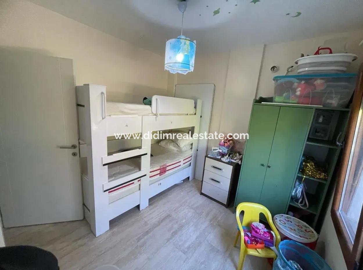 Erdgeschoss, Separater Eingang, In Einer Wohnanlage Mit Pool, 5 Minuten Von Türkbükü Entfernt.