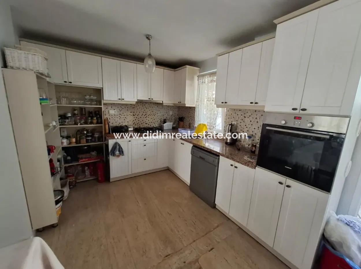 Armutalan Neighborhood 3÷1 Freistehendes Dreifachhaus Zum Verkauf