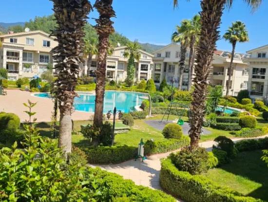 Camiavlu Neighborhood 3 1 Rückwärtsduplex Zum Verkauf Auf Einem Sicheren Gelände Mit Pool