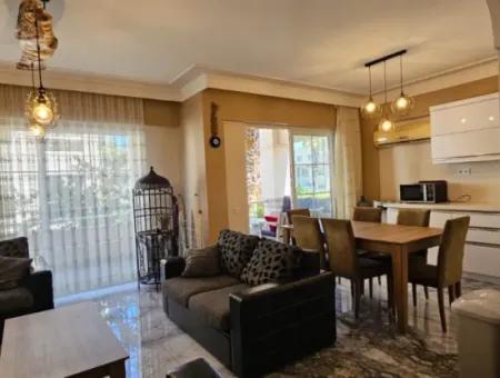 Camiavlu Neighborhood 3 1 Rückwärtsduplex Zum Verkauf Auf Einem Sicheren Gelände Mit Pool