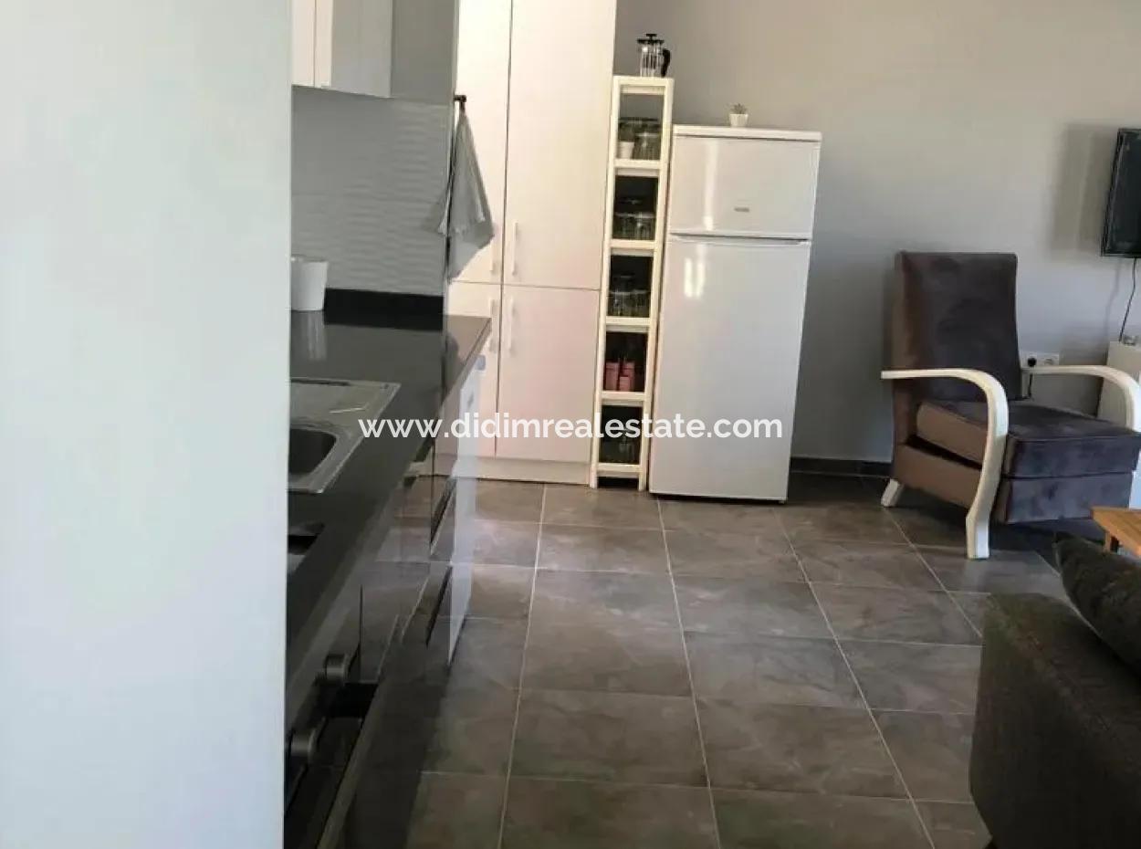 2 Rooms 1 Lounge Open Kitchen 100 M2 Apartment For Sale In The Site With Swimming Pool 400 Meters From The Sea In Datça Center