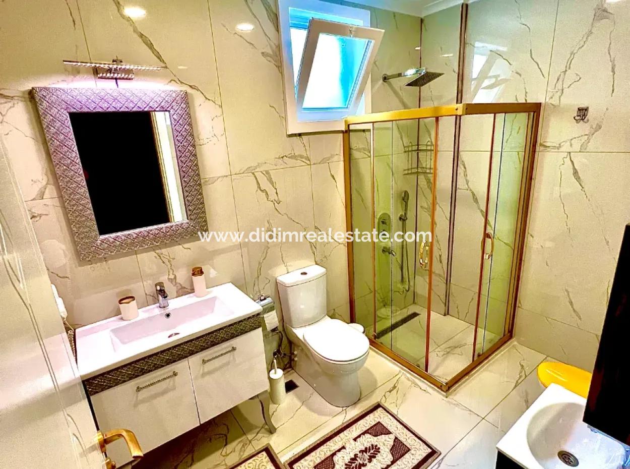 Villa For Sale In Marmaris Çetibeli With 3 Swimming Pools And Children's Pool And Caretaker House In 780M2 Plot