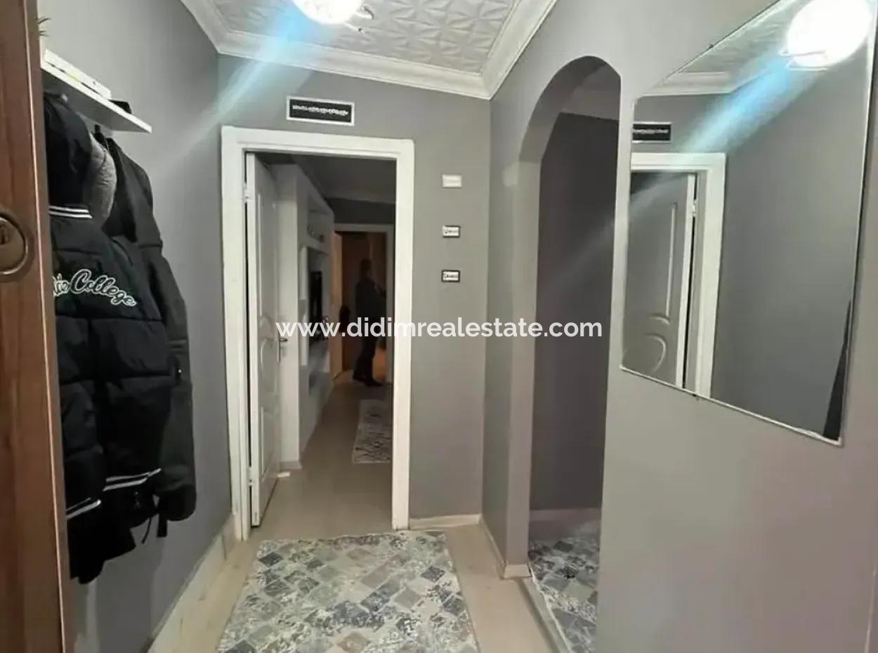 Camiavlu Neighborhood Building With 5 Flats For Sale