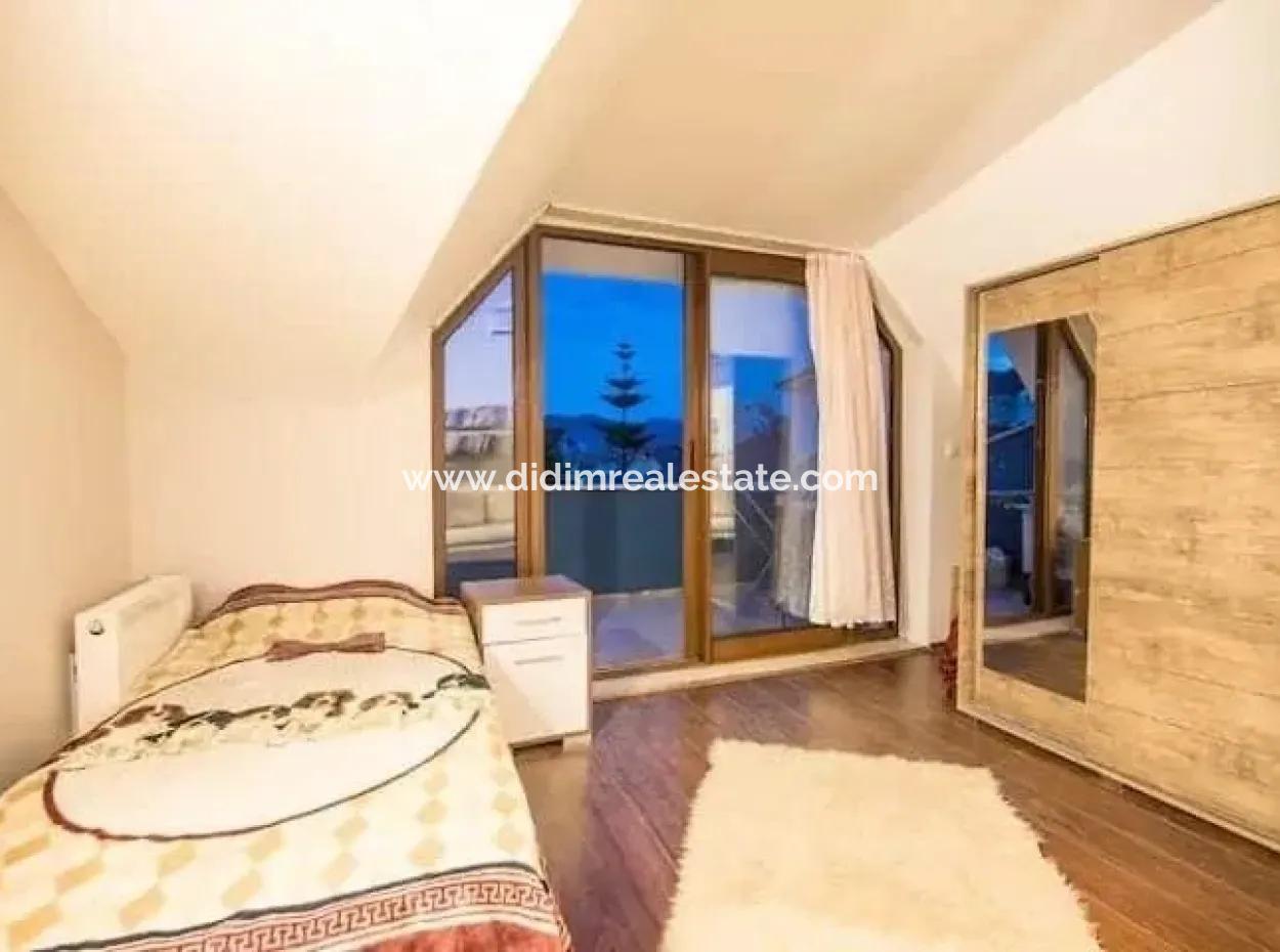 Marmaris Armutalan Mevkii Tam Müstakil Havuzlu 4 Oda 1 Salon Tripleks Villa Satılık