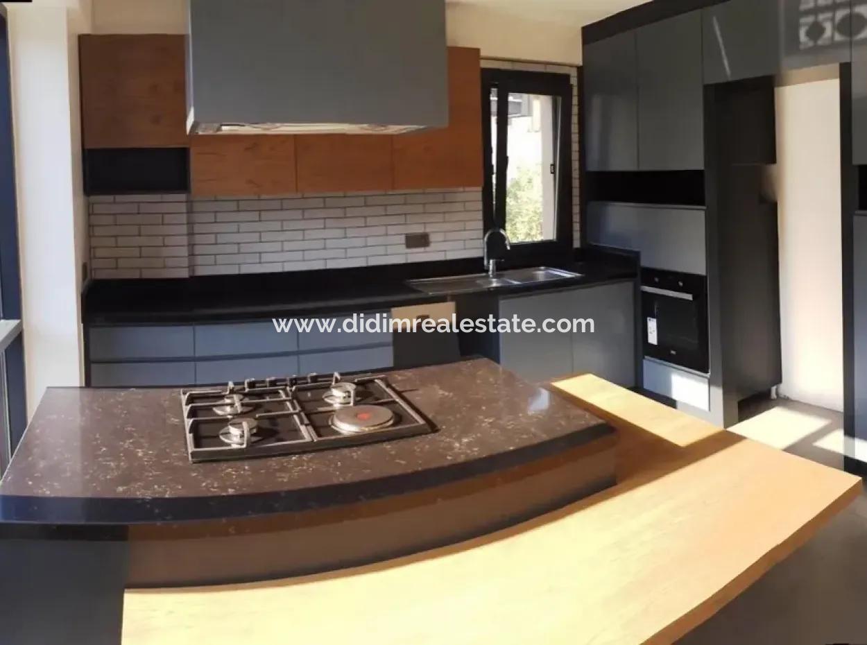 Marmaris İlçesi Beldibi Mahallesinde Satılık Müstakil Havuzlu 4 Oda 2 Salon 220 M2 Havuzlu Akıllı  Villa