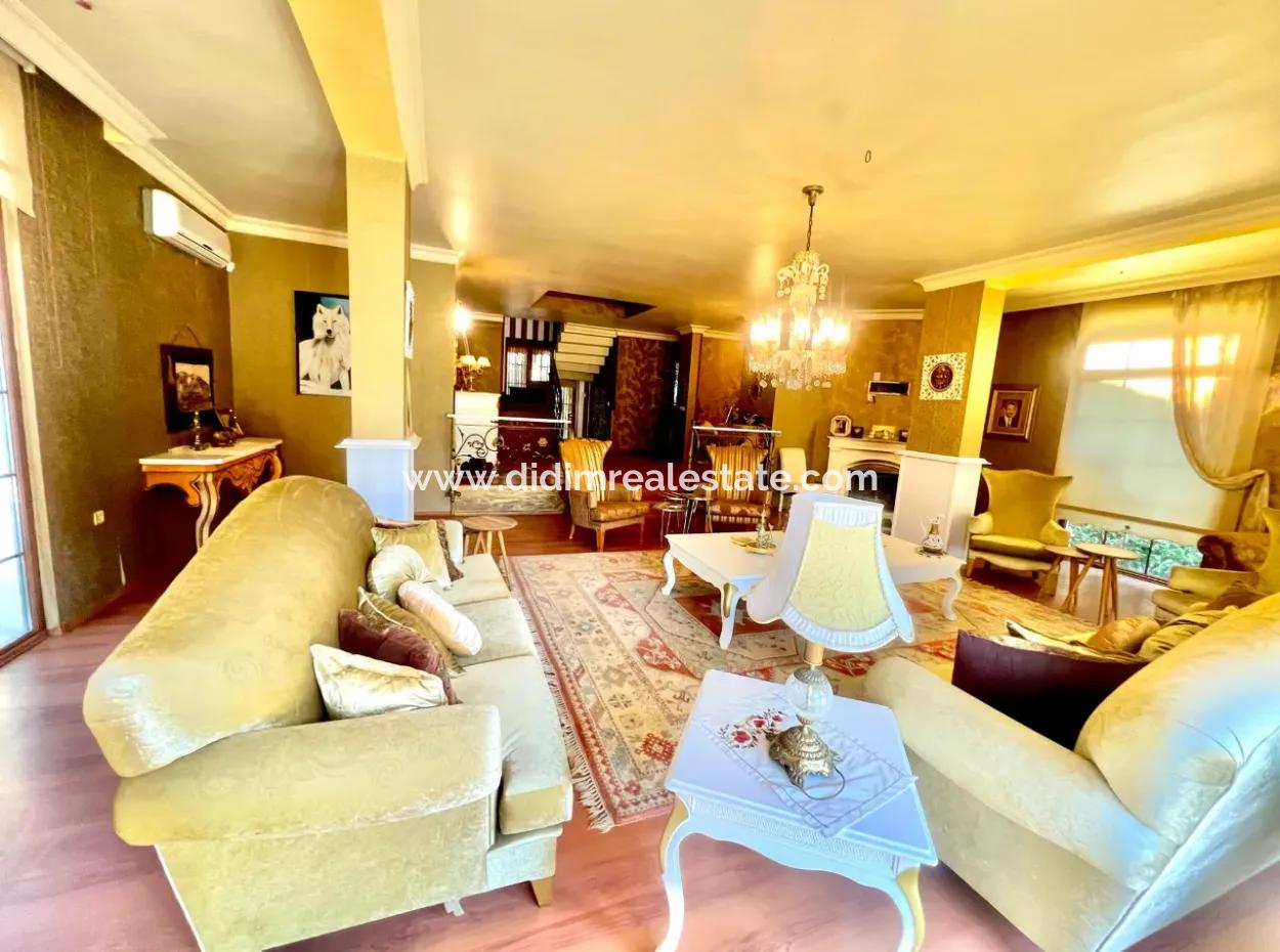 Marmaris Armutalan Mevkiisinde 900M2 Arsa Payı Mevcut 4 Oda 2 Salon 5 Banyo 450M2 Satılık Konak