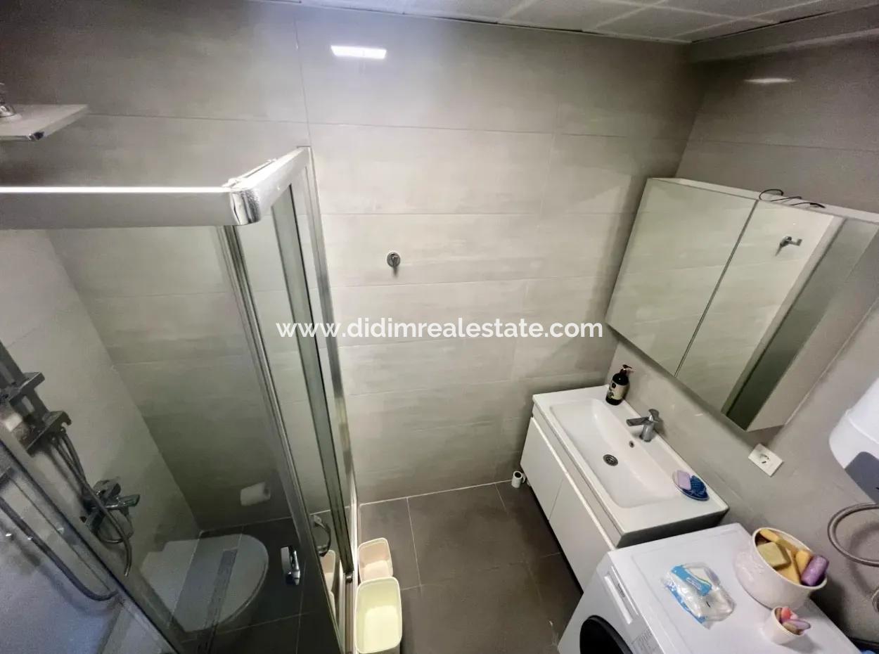 Marmaris Merkezinde Denize Yakın 2 Oda 1 Salon Yeni Bina Üst Dubleks Çift Banyo 90 M2 Satılık Daire