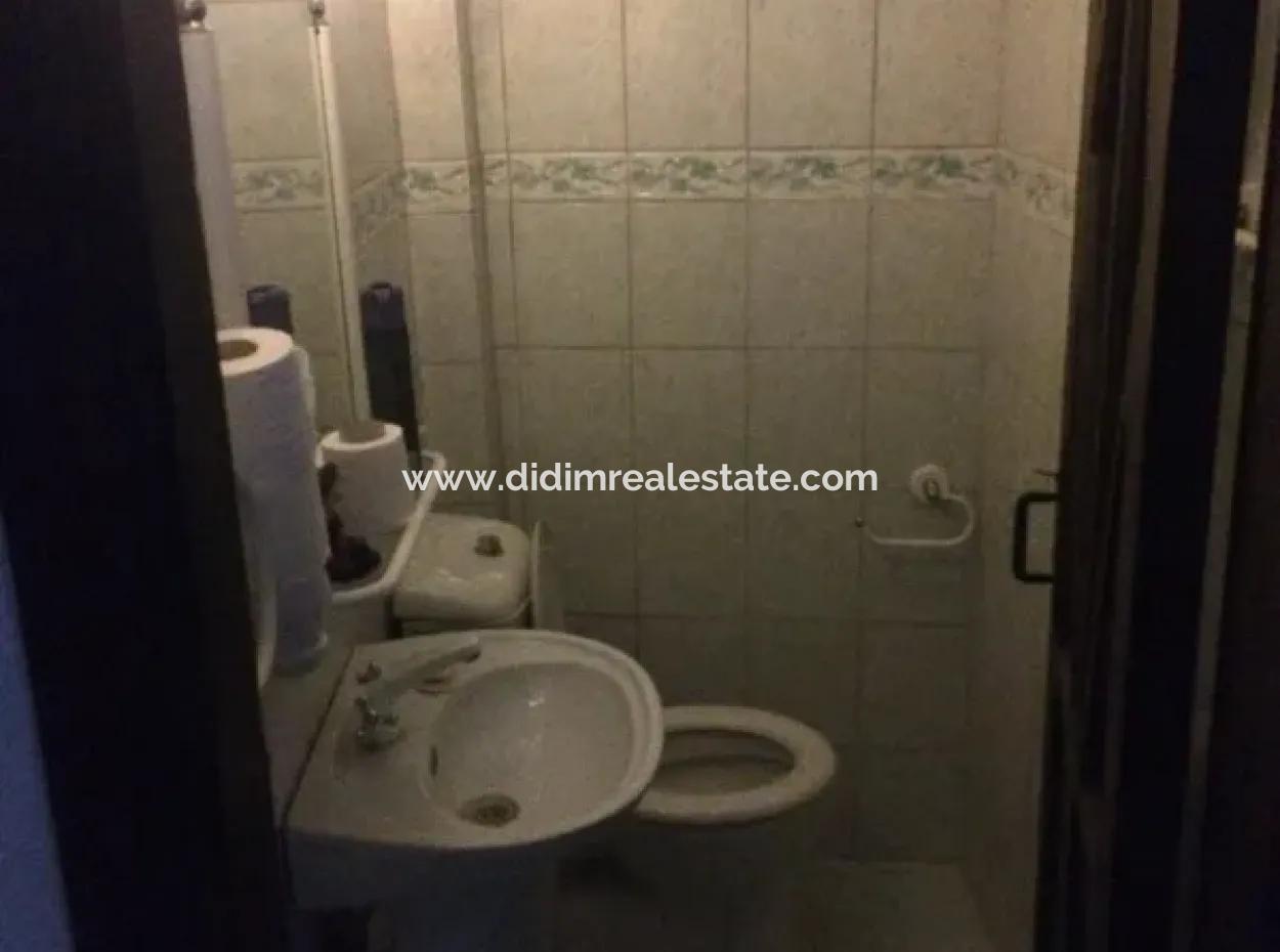 Gökova Bölgesinde Satılık Yüzme Havuzlu 8 Oda Taş Villa 740M2 Arsa