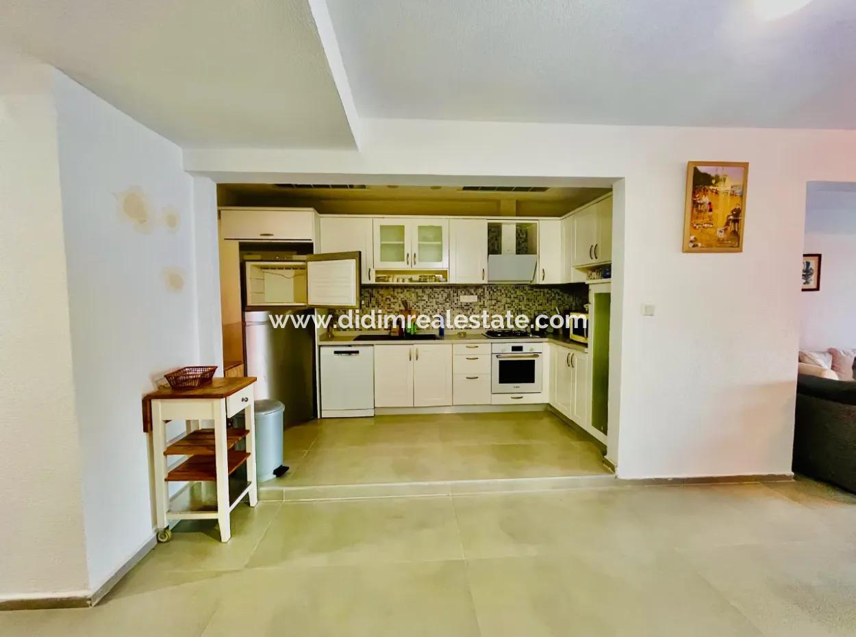 Denize Sadece Bir Kaç Adım Uzaktasınız.denize Sıfır Daire