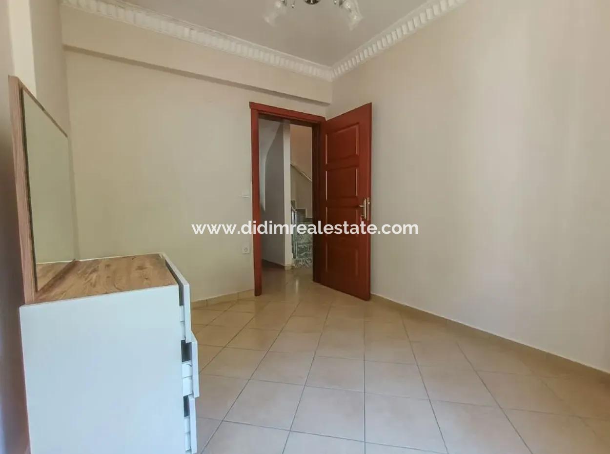 Marmaris İlçesi Beldibi Mahallesi Doğa Manzaralı Yüzme Havuzlu Site İçerisinde 3+1 Bahçe Dubleks Satılık Daire