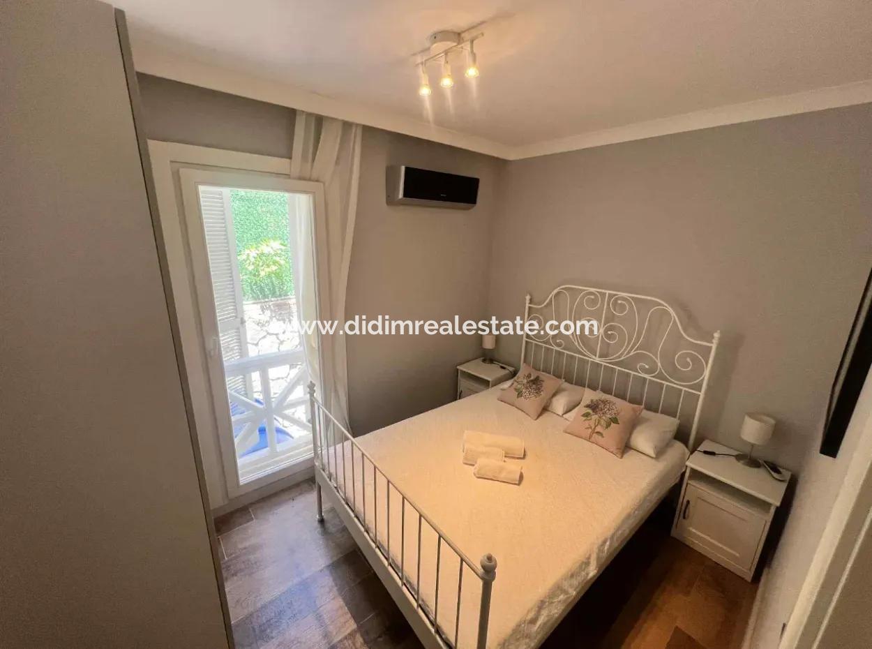 Marmaris İlçesi Selimiye Mahallesinde Muhteşem Deniz Manzaralı Yüzme Havuzlu 3 Oda 1 Salon 140M2 2 Adet Satılık Villa