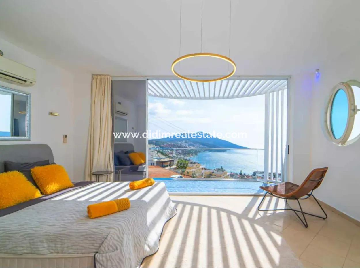 Kalkan,Da Muhteşem Deniz Manzaralı Yüzme Havuzu Mevcut Müstakil Satılık Villa Özel Yapım Bir Villa