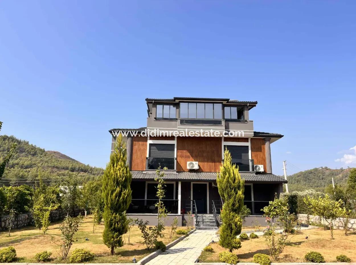 Harika Bir Portföy Marmaris'in Saklı Cennetinde Yatırım Fırsatı: 838M2 Arsa İçerisinde Lüks 5 Adet 2+1 110M2 Daireler Marmaris'e Sadece 15 Km Uzaklıkta,