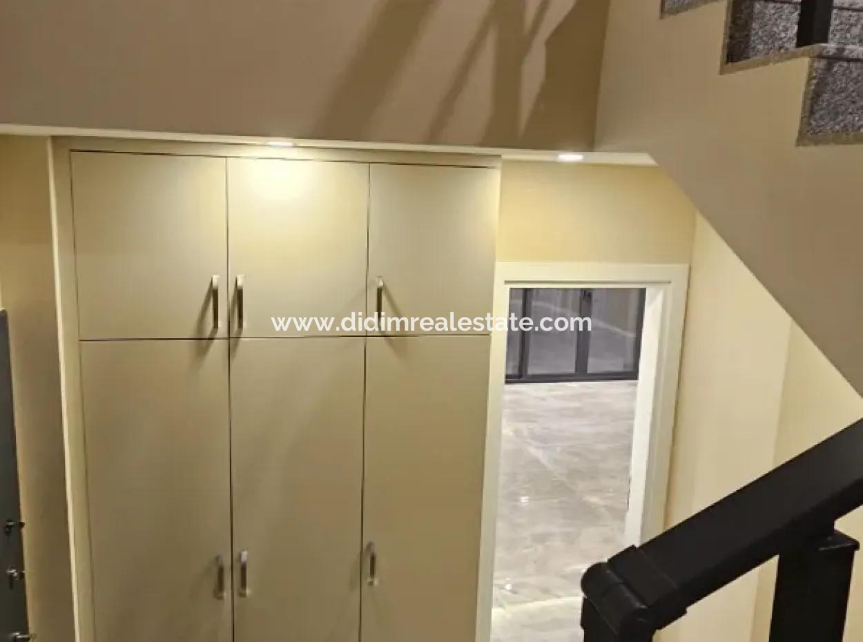 İçmeler Mahallesi 4+1 Tam Müstakil Sıfır Satılık Villa