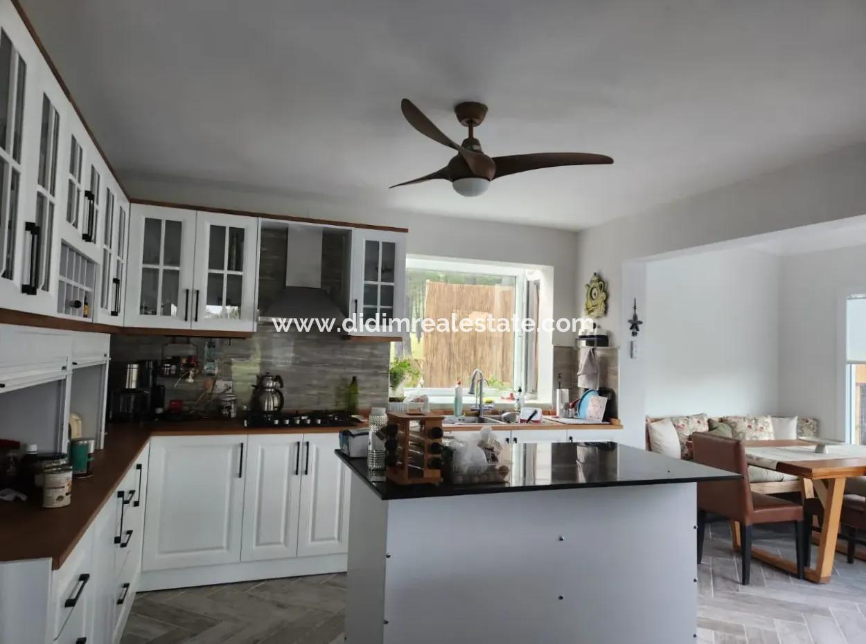 Ortaca Mahallesi Satılık 10.000 M2 İçerisinde Özel Yapım Havuzlu Çiftlik Evi