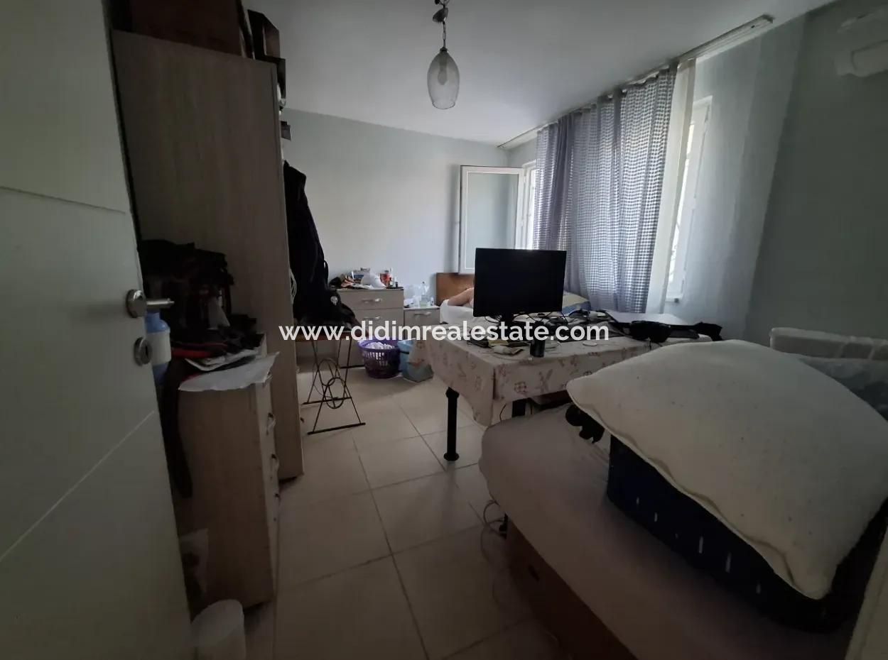 Armutalan Mahallesi Satılık 3÷1 Müstakil Tripleks Ev