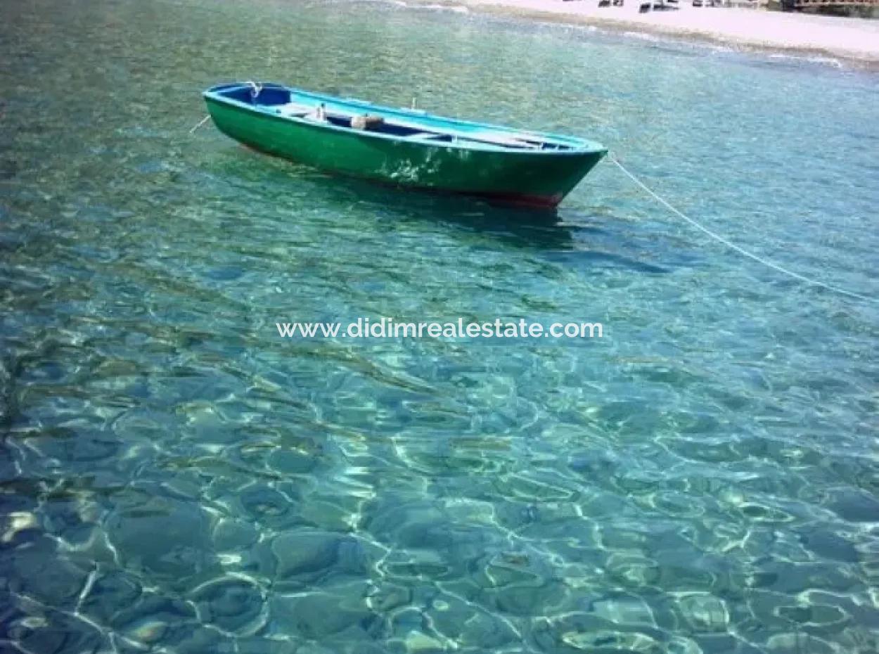 Denize Sıfır Satılık Butik Otel Yacht Club 12000 M2 Arsa Üzerine Kurulu