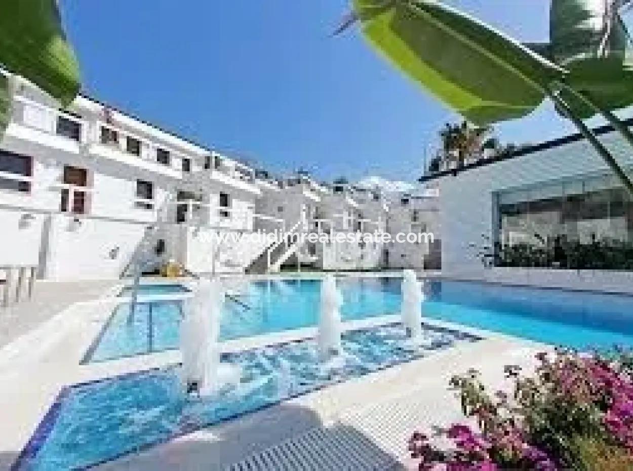 Marmaris,Den 40 Km Uzaklıkta Denize Sıfır Satılık Butik Otel İskelesi Mevcut