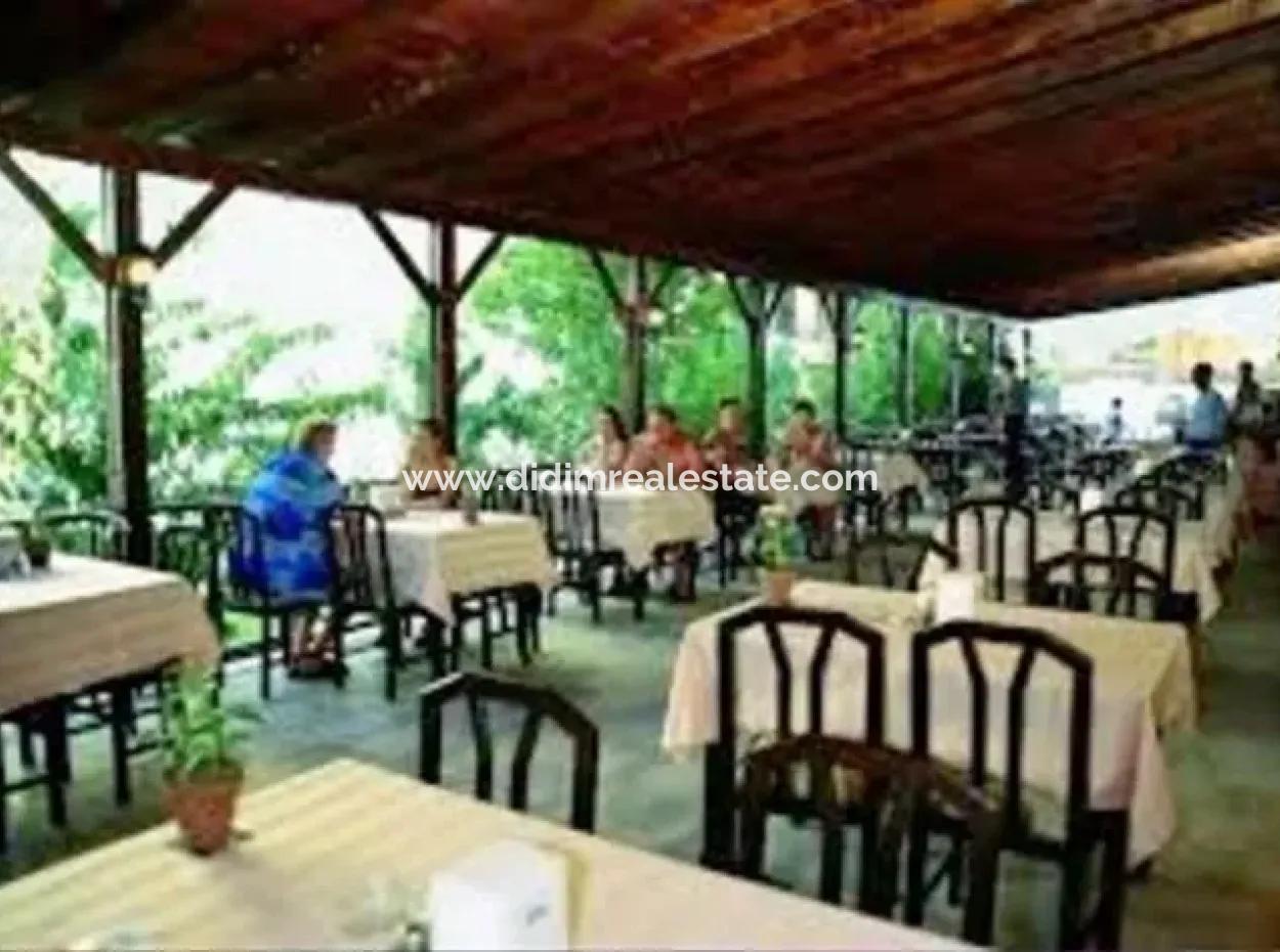 Marmaris Merkezinde Satılık 50 Odalı Otel