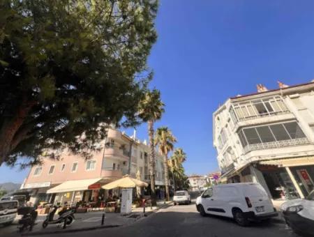 Marmaris Marina Bölgesinde Katma Değeri Yüksek Köşebaşı 45M2 Satılık Mağaza