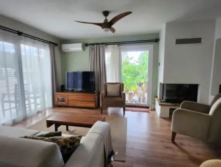 Ortaca Mahallesi Satılık 10.000 M2 İçerisinde Özel Yapım Havuzlu Çiftlik Evi